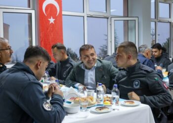 Vali Sözer, Polis Adaylarıyla Bir Araya Geldi: “Devletine Sadakatle Hizmet Eden Her Polisimiz Milletimizin Teminatıdır”