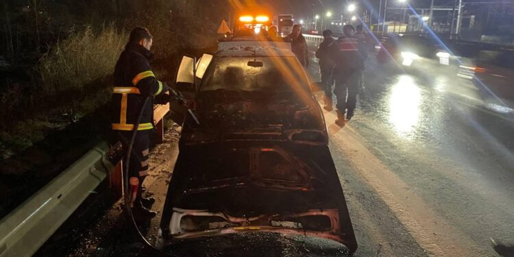 Pazaryeri’nde Seyir Halindeki Otomobil Alev Aldı
