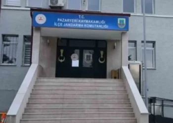 PAZARYERİ’NDE DOLANDIRILMIŞTI! YAŞLI KADININ PARALARINI JANDARMA TESLİM ETTİ