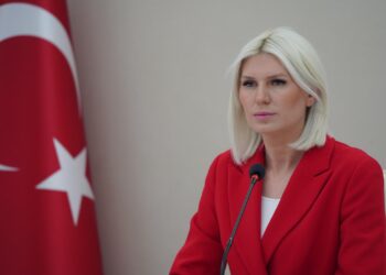 BAŞKAN SUBAŞI’NDAN BAYRAĞA ALÇAK SALDIRIYA SERT TEPKİ