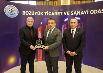 BOZÜYÜK’TE VERGİ REKORTMENLERİ ONURLANDIRILDI