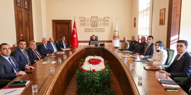 Vali Sözer Başkanlığında İl Asayiş ve Güvenlik Toplantısı: Huzur ve Güvenlik İçin Kararlılık Mesajı