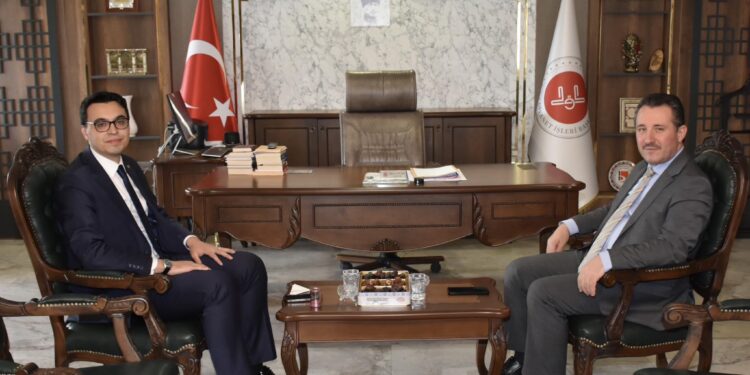 Kaymakam Kara’dan İl Müftüsü Dilek’e Anlamlı İade-i Ziyaret