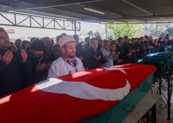 VALİ SÖZER’DEN OSMANELİ’NDE ANLAMLI VEFA