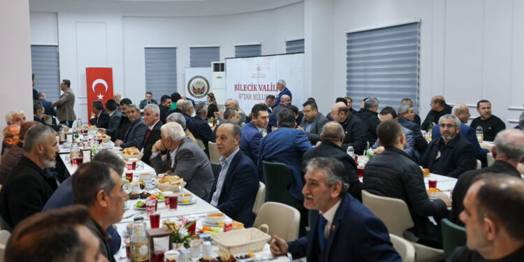 Faik Oktay Sözer Muhtarlarla İftarda Buluştu: “Devlet ile Millet Arasında En Güçlü Köprü Sizlersiniz”