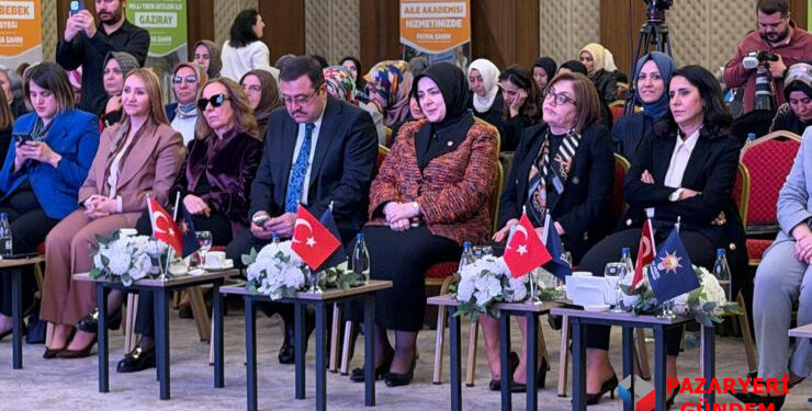 Başkan Tekin  Gaziantep’te “Kadınlarla Yükselen Dirençli Şehirler” zirvesine katıldı  