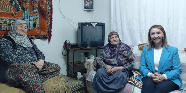 Bilecik Pazaryeri’nde yaşlılara vefa ziyareti