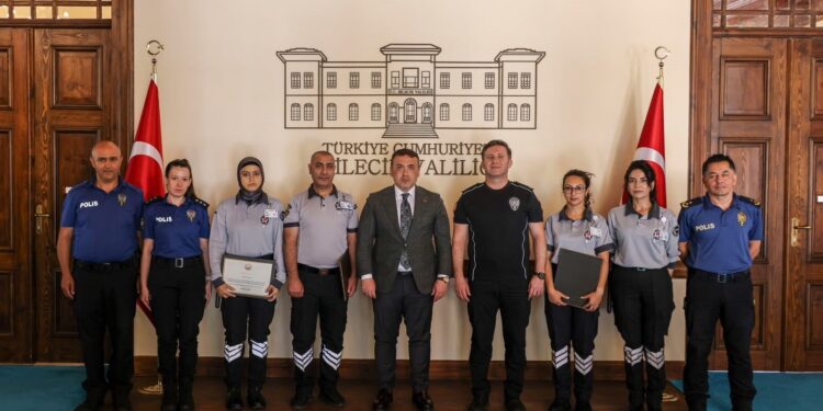 ÖZEL GÜVENLİK PERSONELLERİNE BAŞARI BELGESİ