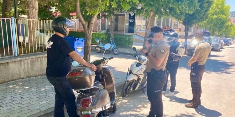 2 BİN 75 MOTOSİKLET SÜRÜCÜSÜ KONTROLDEN GEÇTİ